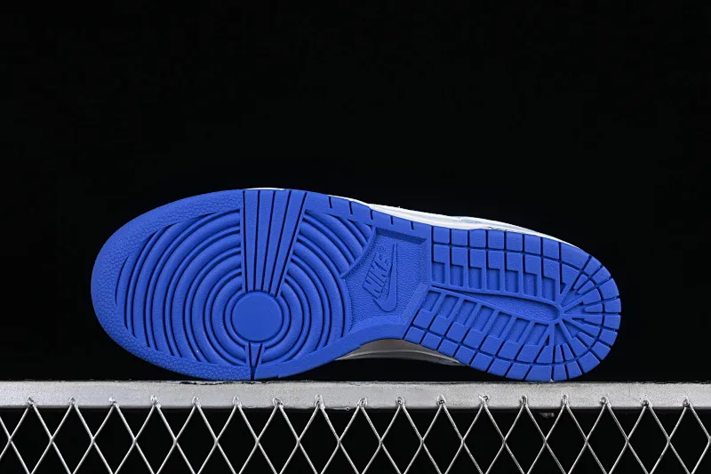 All categories Nk SB Dunk series Nk SB Dunk Low low-top sneakers Nk Dunk Low Winter has arrived Simple white and blue SB strap low-top casual sneakers DV0831-104